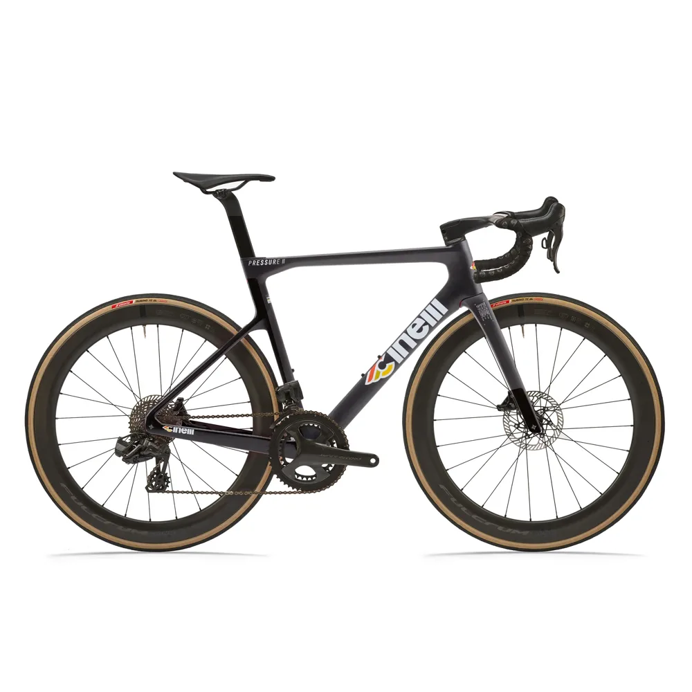 Cinelli PRESSURE 2 Triple black Home basic